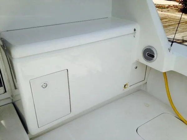 Slide: The Image of Luhrs 40 Convertible 2000 - 9