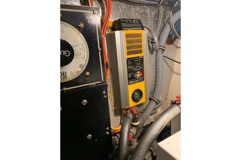 Slide: The Image of Hatteras 40 Motor Yacht 1991 - 118