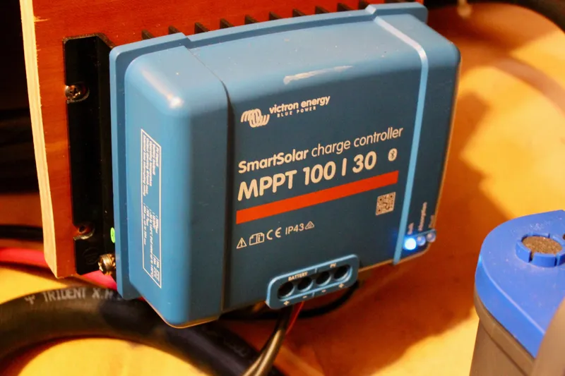 Slide: The Image of Victron Energy SmartSolar charge controller MPPT 100/30 installed on Valiant 39, 1997 model. - 86