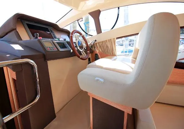 Slide: The Image of Azimut 38 Fly 2011 - 8