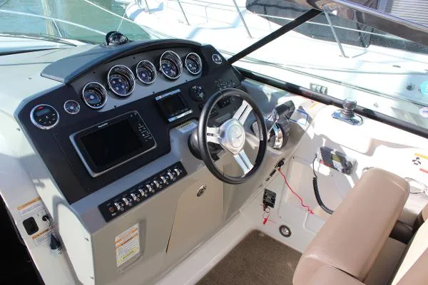 Slide: The Image of Sea Ray 370 Venture 2014 - 4
