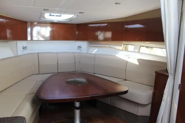 Slide: The Image of Sea Ray 370 Venture 2014 - 5