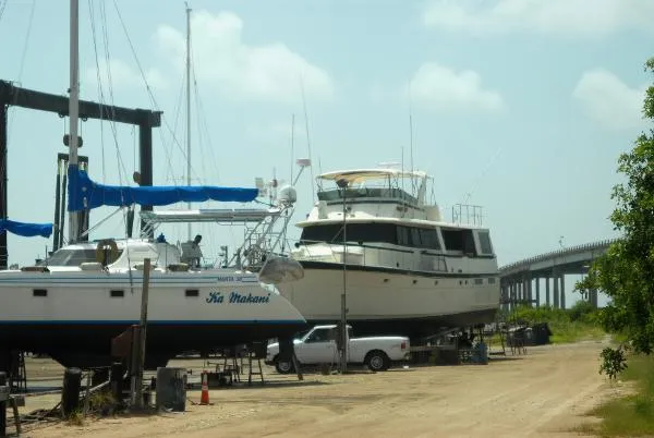 Slide: The Image of Hatteras Motor Yacht 1975 - 10