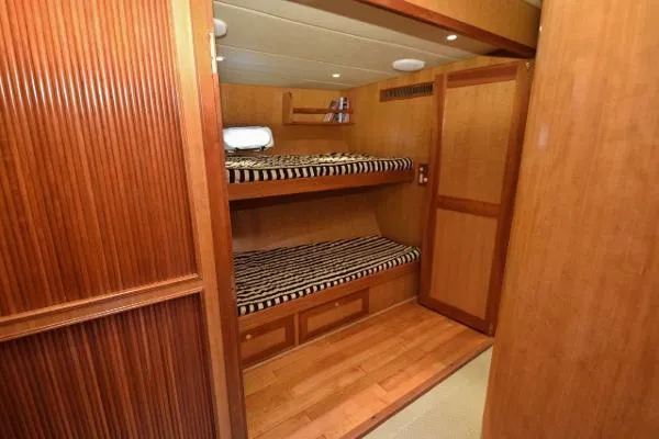 Slide: The Image of McKinna Pilothouse Walk Around Customized 2006 - 11