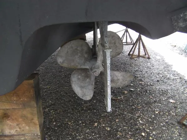 Slide: The Image of Sea Ray 400 Sedan Bridge 2001 - 6