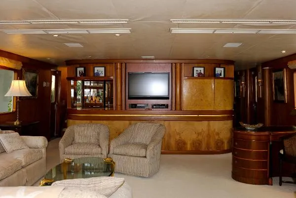Slide: The Image of DENISON Raised Bridge Cockpit Motor Yacht 1986 - 3