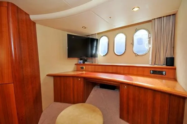 Slide: The Image of Azimut 55 flybridge 2002 - 11