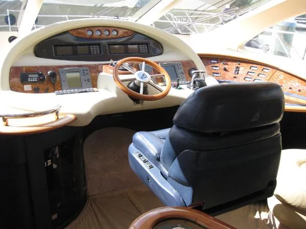 Slide: The Image of Azimut 55 flybridge 2002 - 4