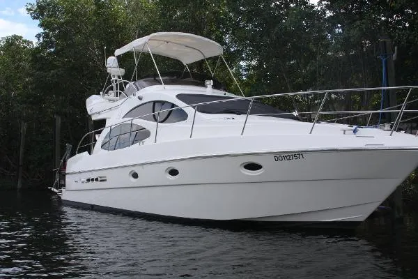 Slide: The Image of Azimut 42 Flybridge 2002 - 1
