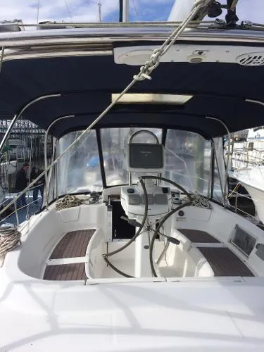 Slide: The Image of Hunter 45 Center Cockpit 2007 - 4