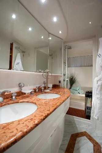 Slide: The Image of Azimut 70 Sea-Jet 1996 - 8
