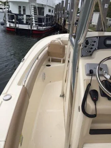 Slide: The Image of Scout Boats 225 XSF 2013 - 4