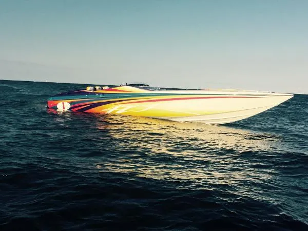 Slide: The Image of Cigarette Racing 42' X 2005 - 0
