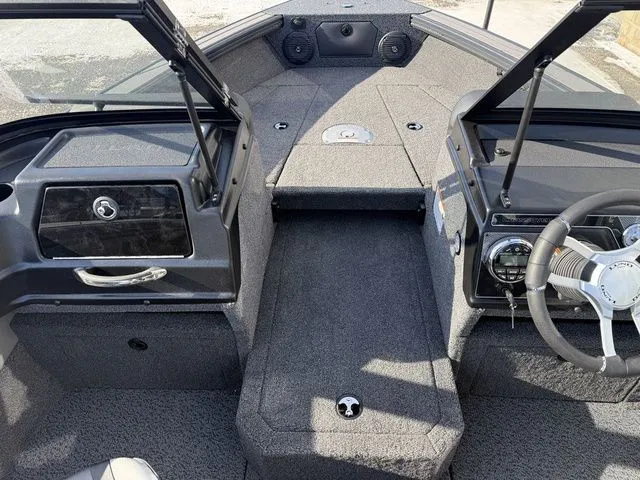 Slide: The Image of Lund 1875 Crossover XS 2026 - 11