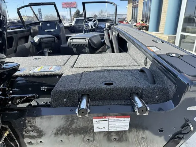 Slide: The Image of Lund 1875 Crossover XS 2026 - 9