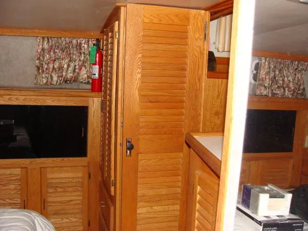 Slide: The Image of Mainship 40 D C / See Full Specs. 1986 - 10