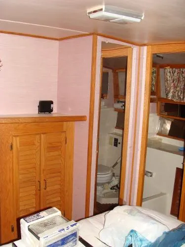 Slide: The Image of Mainship 40 D C / See Full Specs. 1986 - 11