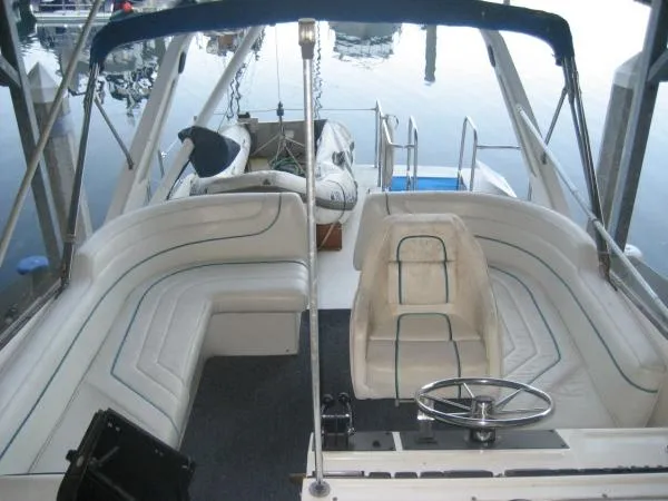 Slide: The Image of Bayliner 4588 Pilothouse Motoryacht 1988 - 4