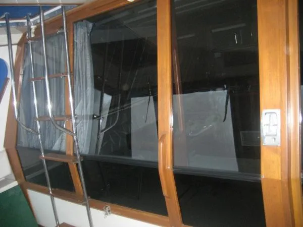 Slide: The Image of Bayliner 4588 Pilothouse Motoryacht 1988 - 7