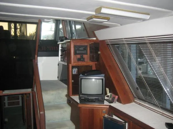 Slide: The Image of Bayliner 4588 Pilothouse Motoryacht 1988 - 8