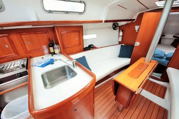 Slide: The Image of Beneteau 323 2007 - 10