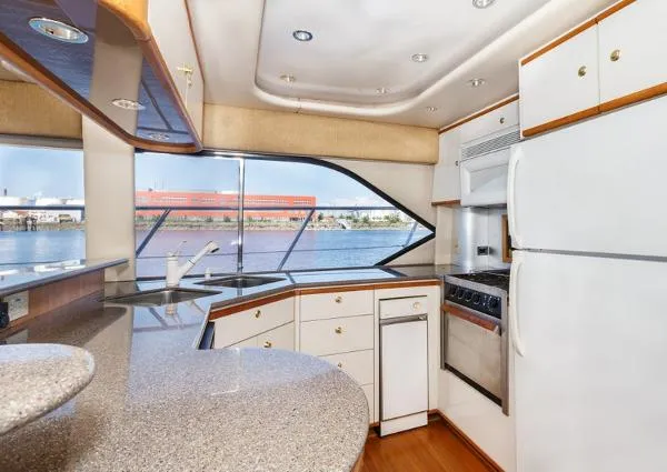 Slide: The Image of Bayliner 5788 Pilot House Motoryacht 1999 - 11