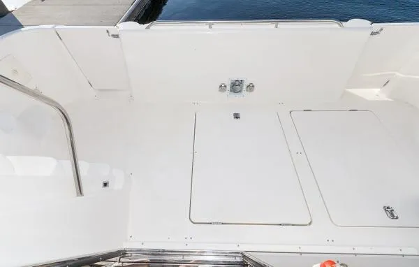 Slide: The Image of Bayliner 5788 Pilot House Motoryacht 1999 - 5