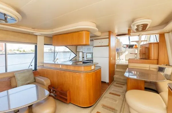 Slide: The Image of Bayliner 5788 Pilot House Motoryacht 1999 - 7