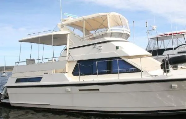 Slide: The Image of Hatteras Double Cabin 1988 - 2