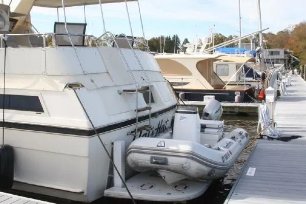 Slide: The Image of Hatteras Double Cabin 1988 - 3