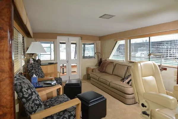 Slide: The Image of Hatteras Yacht Fisherman 1976 - 7