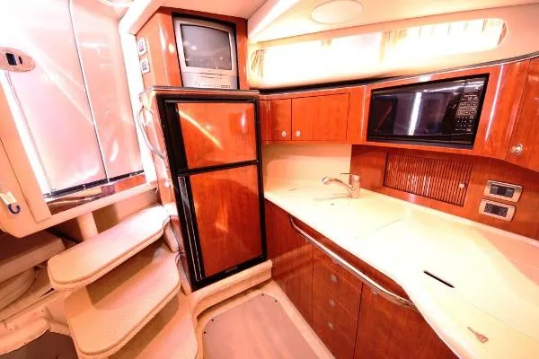 Slide: The Image of Sea Ray 380 Sundancer 2004 - 3