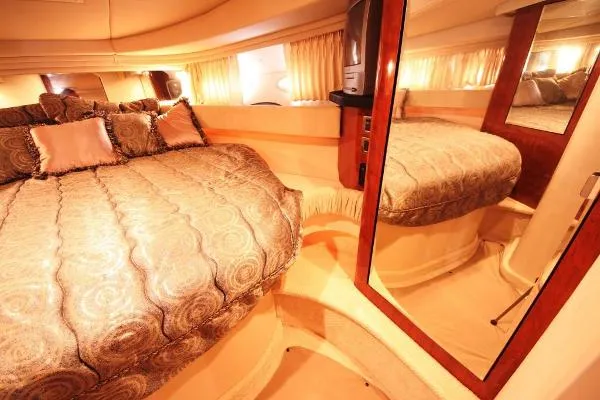 Slide: The Image of Sea Ray 380 Sundancer 2004 - 6