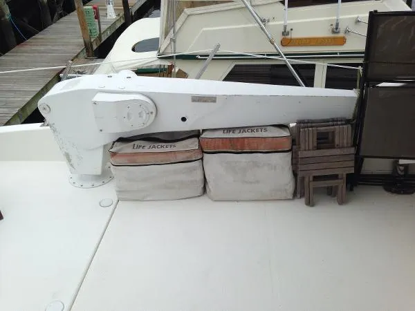 Slide: The Image of Bayliner 5788 Pilot House Motoryacht 1999 - 10