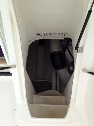 Slide: The Image of Bayliner 5788 Pilot House Motoryacht 1999 - 4