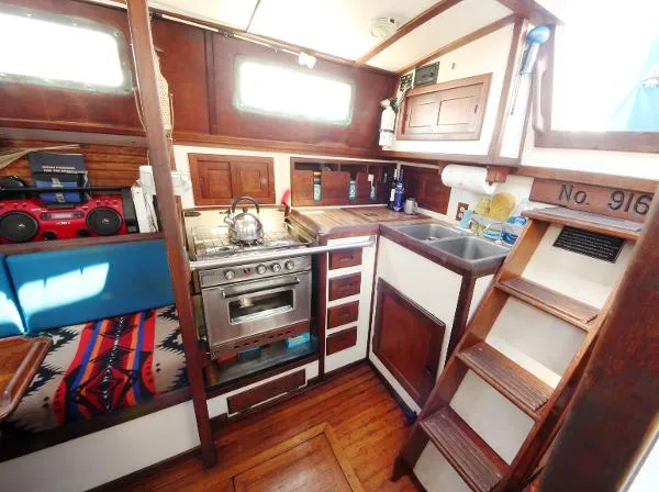 Slide: The Image of Pacific Seacraft Crealock Yawl Rig 1978 - 4