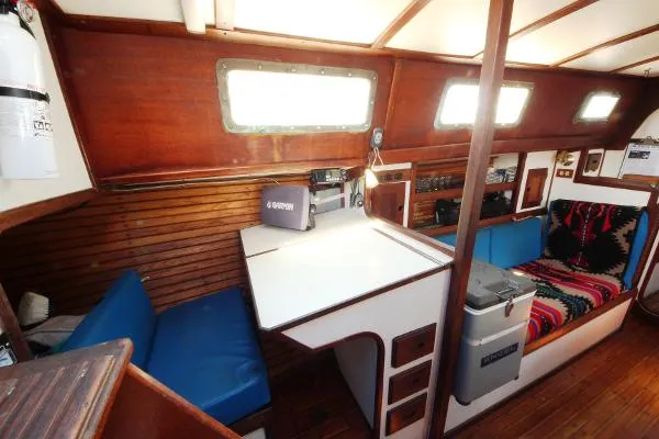 Slide: The Image of Pacific Seacraft Crealock Yawl Rig 1978 - 5