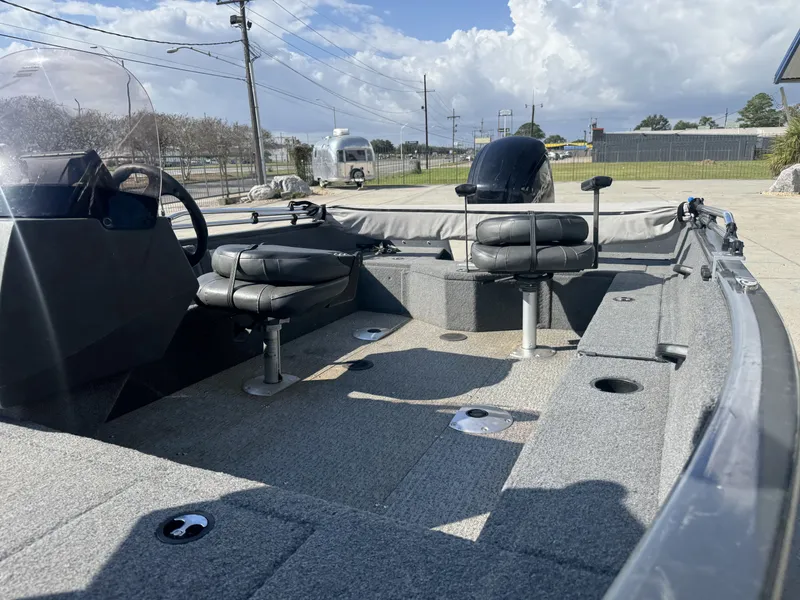 Slide: The Image of Tracker Pro Guide V-16 SC 2021 - 15