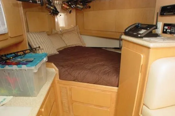 Slide: The Image of Out Island 38 Express Fisherman 2004 - 3