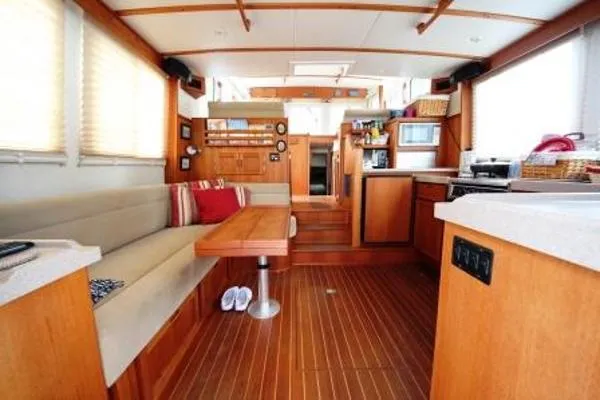 Slide: The Image of Nordic 37 with Flybridge 2005 - 3