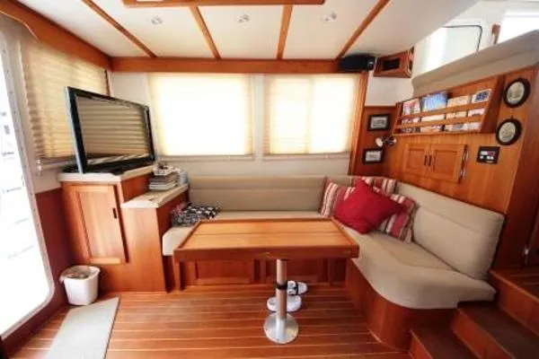 Slide: The Image of Nordic 37 with Flybridge 2005 - 4