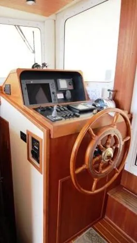 Slide: The Image of Nordic 37 with Flybridge 2005 - 8