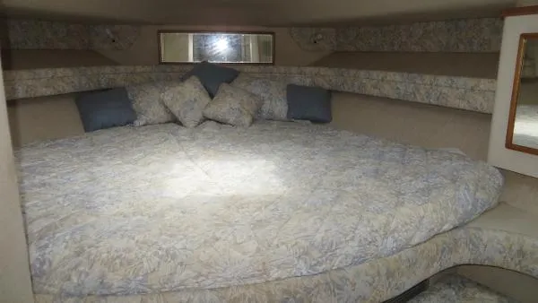 Slide: The Image of Sea Ray 440 Sundancer 1993 - 10