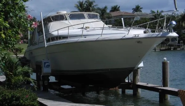 Slide: The Image of Sea Ray 440 Sundancer 1993 - 4