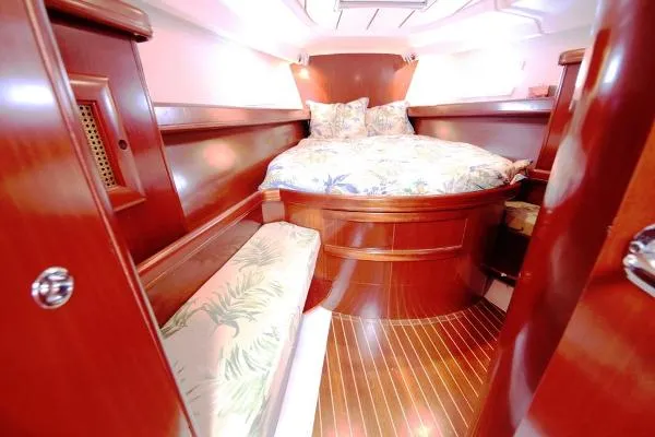 Slide: The Image of Beneteau 423 Rare Tommy Bahama LE 2005 - 10