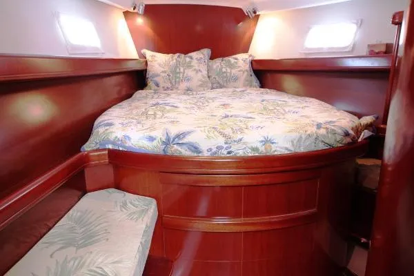 Slide: The Image of Beneteau 423 Rare Tommy Bahama LE 2005 - 11