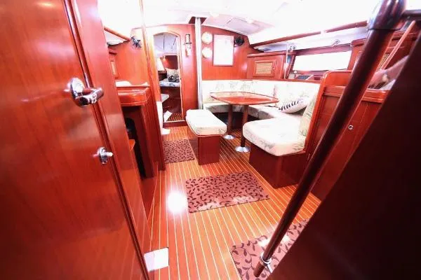 Slide: The Image of Beneteau 423 Rare Tommy Bahama LE 2005 - 5
