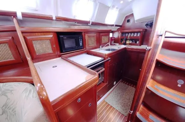 Slide: The Image of Beneteau 423 Rare Tommy Bahama LE 2005 - 7
