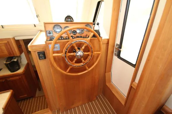 Slide: The Image of Mainship Trawler 2006 - 7