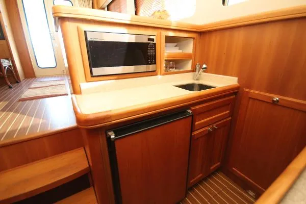 Slide: The Image of Mainship Trawler 2006 - 9